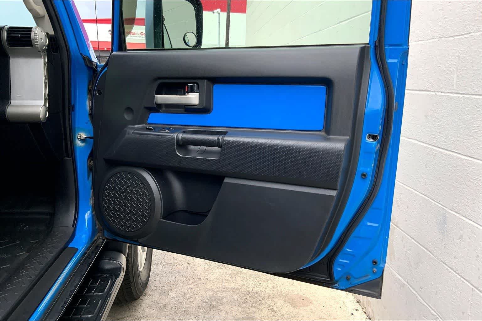 Used 2007 Toyota FJ Cruiser 2WD image 25