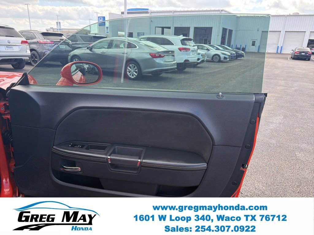 Used 2009 Dodge Challenger SRT8 w/ SRT Option Group II RWD image 26