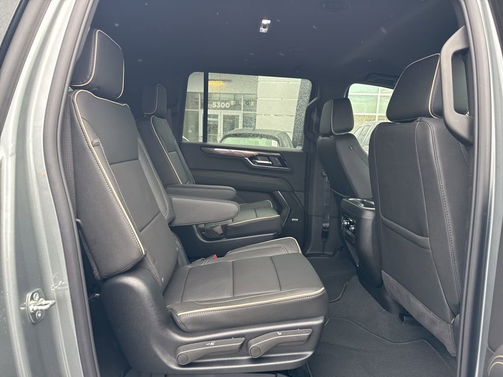 New 2026 GMC Yukon XL Elevation w/ LPO, Elevation Black Package image 27