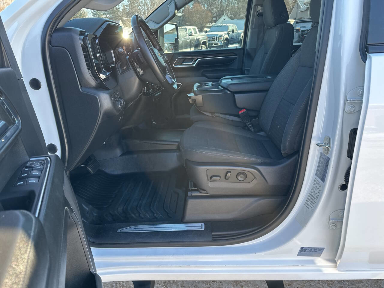 Used 2024 Chevrolet Silverado 2500 LT w/ Convenience Package image 34