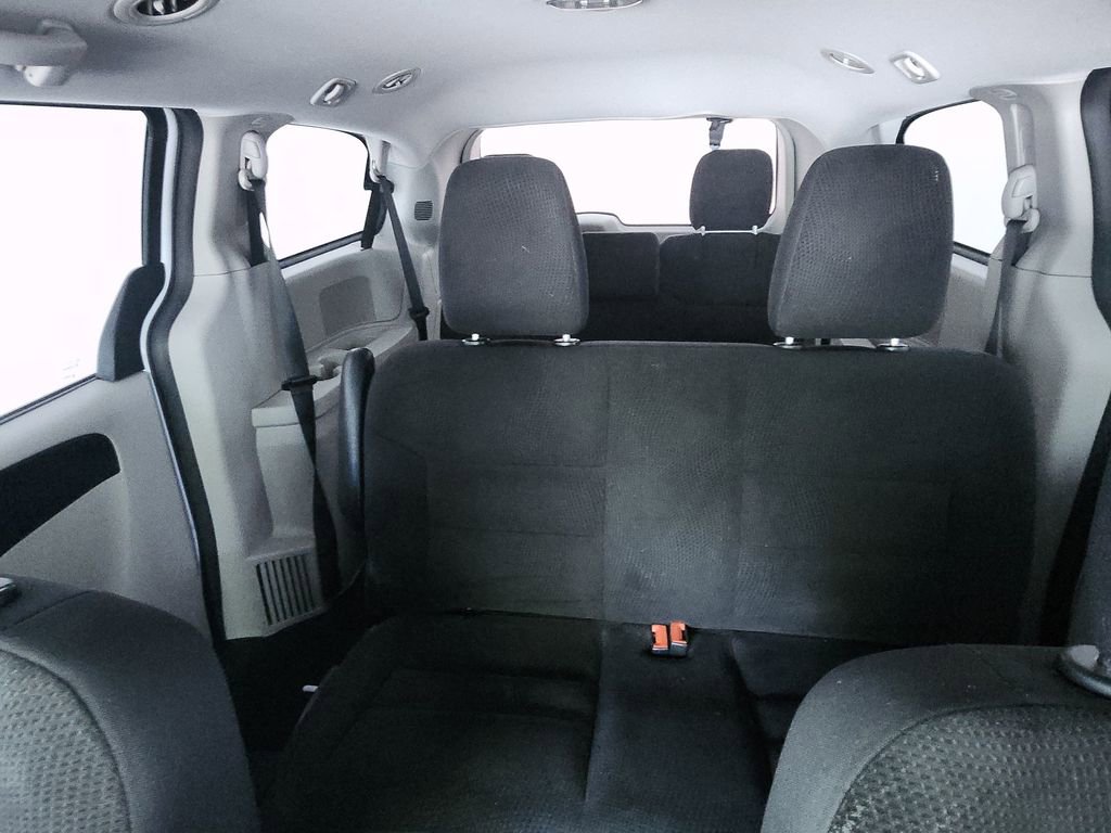 Used 2018 Dodge Grand Caravan SE FWD image 19