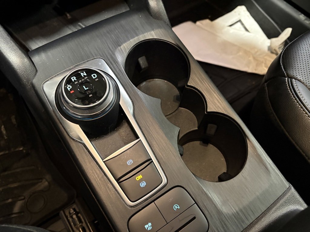 Used 2022 Ford Escape SEL w/ Technology Package image 16