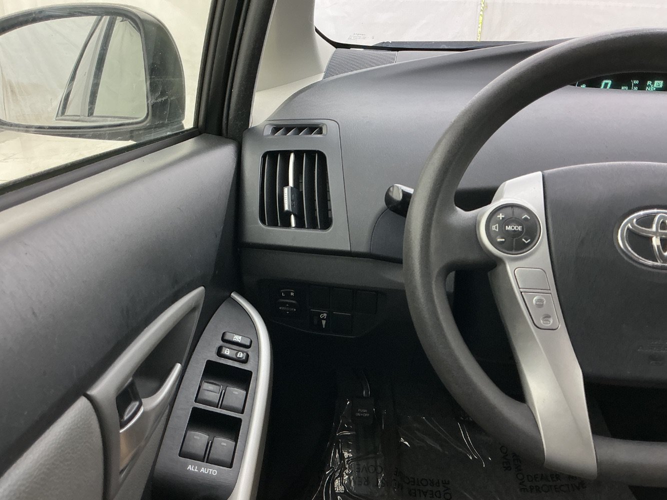Used 2015 Toyota Prius Two FWD image 32
