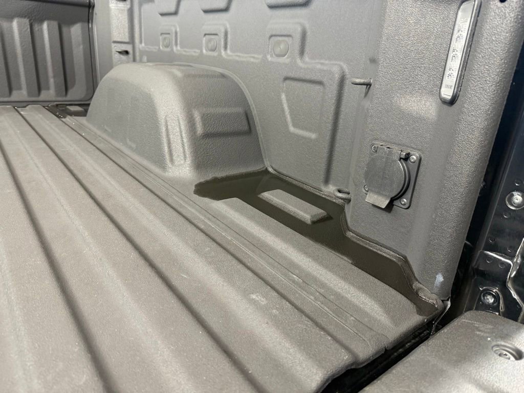 Used 2019 GMC Sierra 1500 SLT w/ SLT Premium Plus Package AWD/4WD image 13