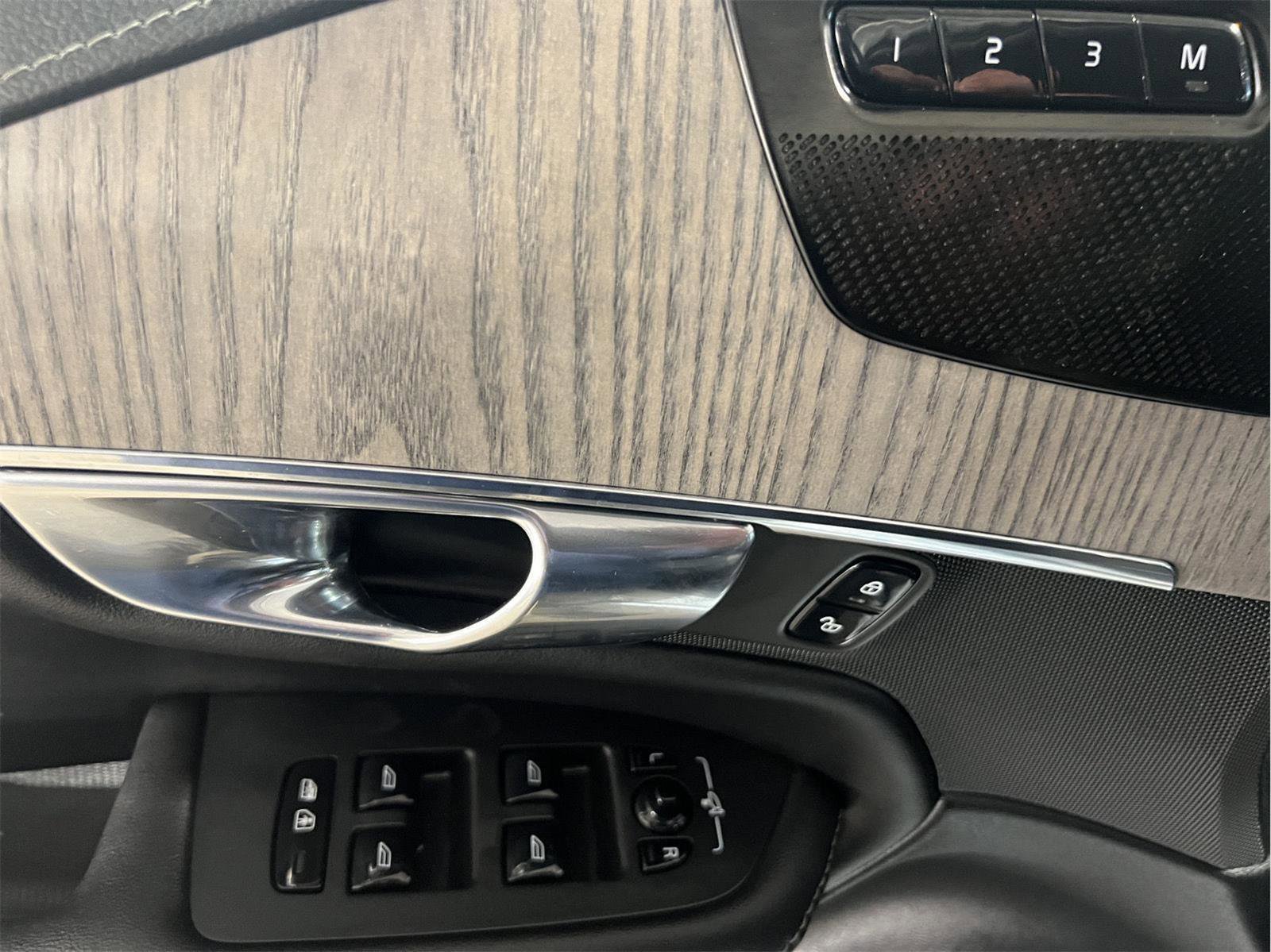 Used 2021 Volvo XC90 T6 Inscription image 9