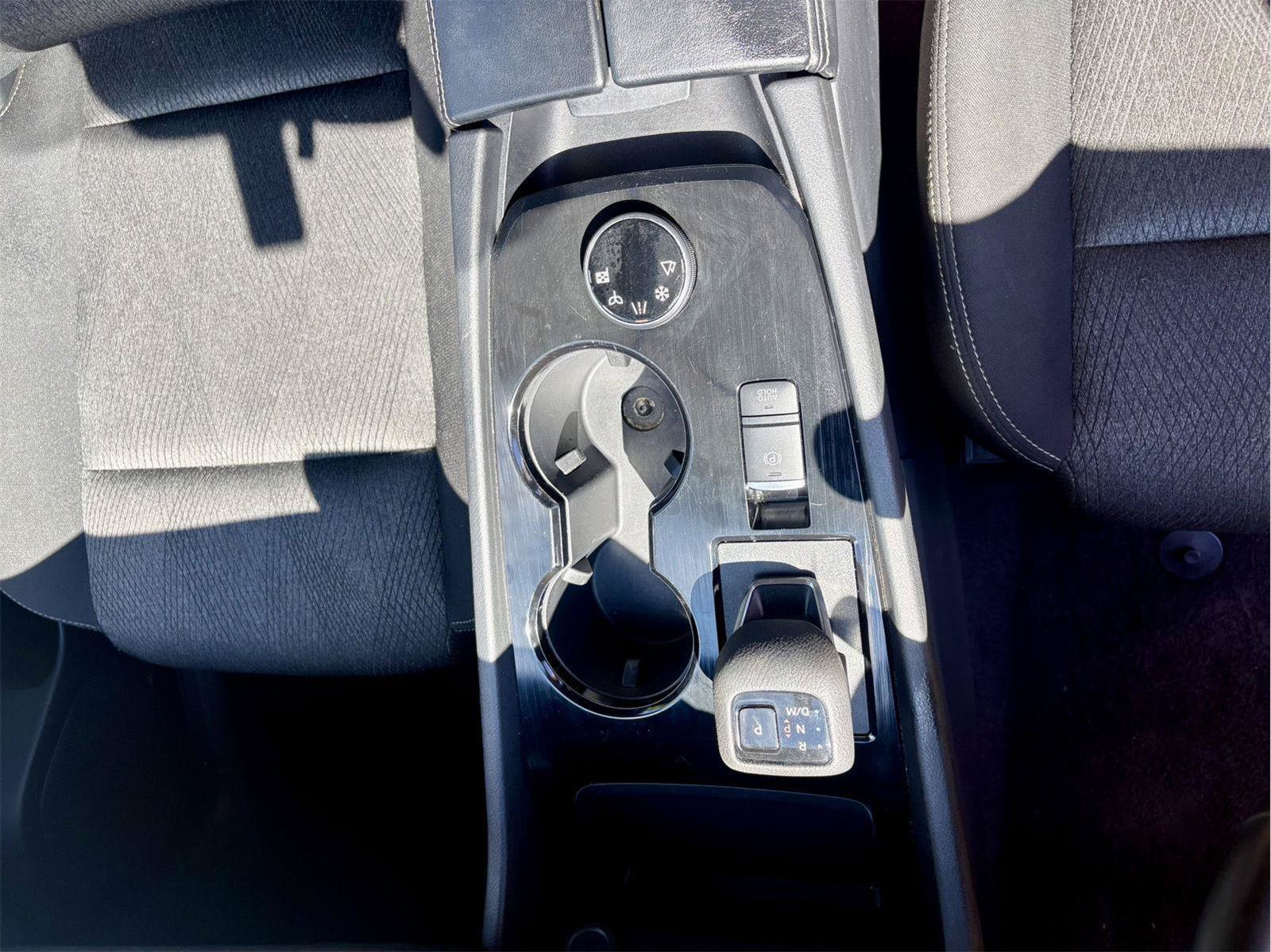 Used 2025 Nissan Rogue SV AWD/4WD image 15