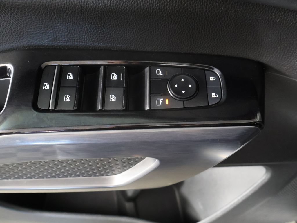 Used 2023 Nissan Pathfinder SL AWD/4WD image 38
