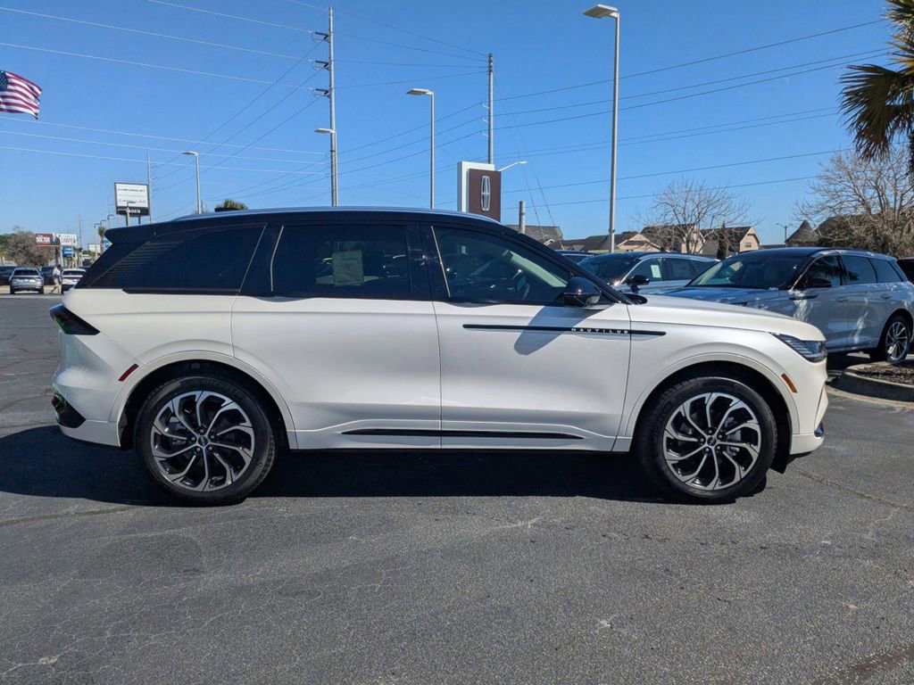 New 2026 Lincoln Nautilus Reserve image 3