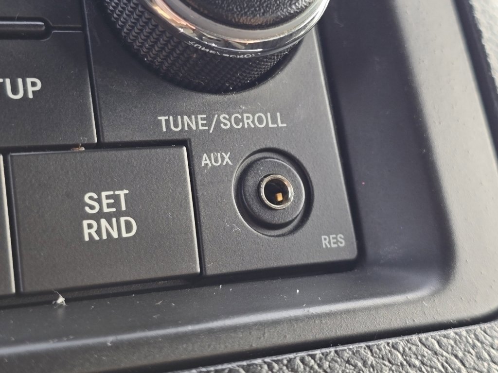 Used 2016 Dodge Grand Caravan SE image 3