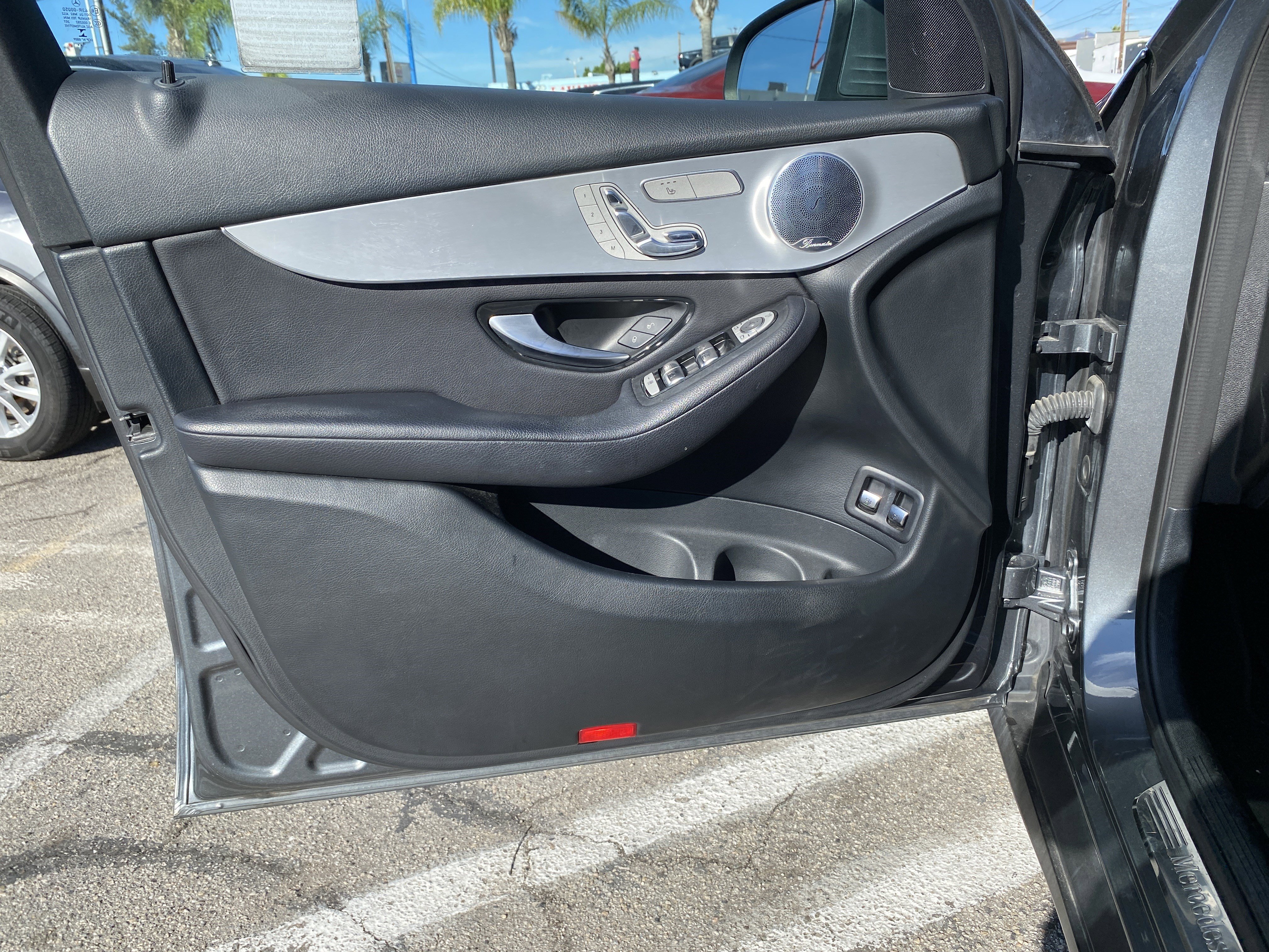 Used 2019 Mercedes-Benz GLC 350e 4MATIC w/ Premium Package image 13