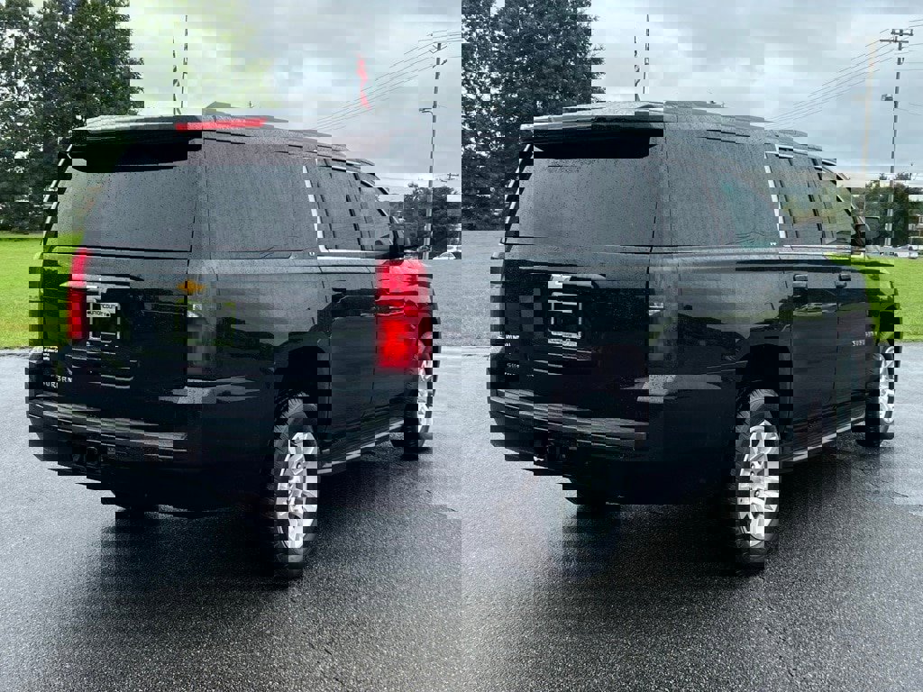 Used 2019 Chevrolet Suburban LT image 5