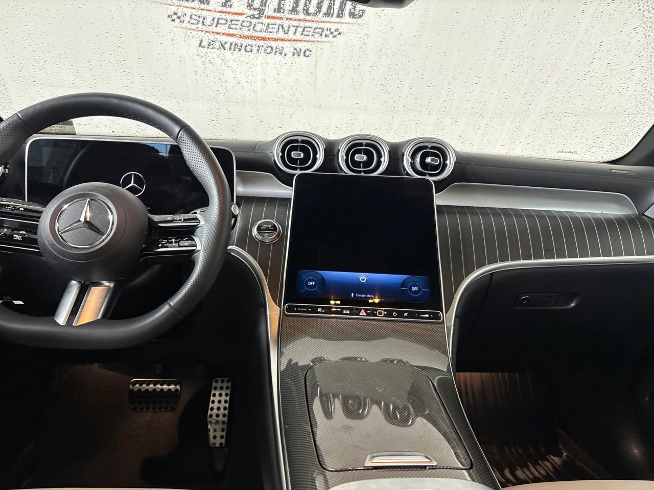 Used 2025 Mercedes-Benz GLC 300 4MATIC image 25