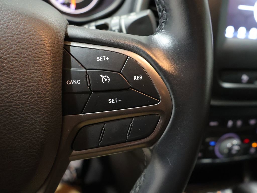 Used 2019 Jeep Cherokee Latitude Plus AWD/4WD image 36