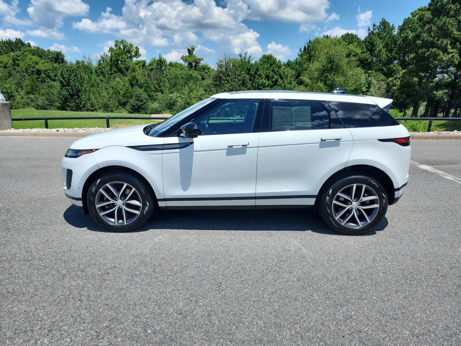 Used 2024 Land Rover Range Rover Evoque S AWD/4WD image 2