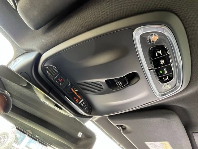 Used 2019 Volvo S60 T6 R-Design image 41