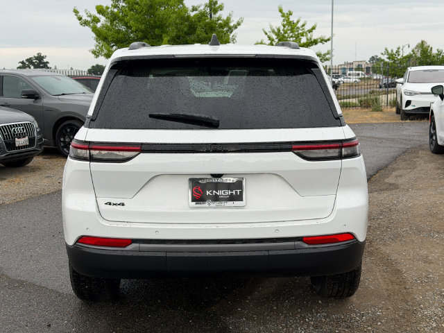 New 2026 Jeep Grand Cherokee Altitude AWD/4WD image 7