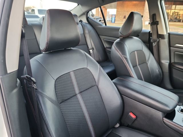 Used 2024 Nissan Altima 2.5 SR image 14