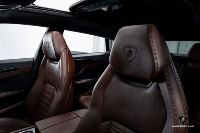 Used 2025 Lamborghini Urus SE image 24