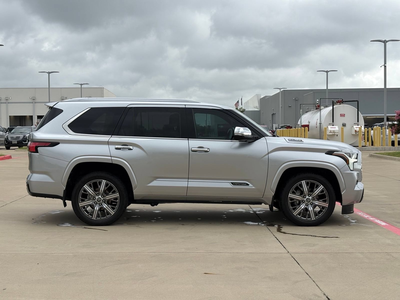 Used 2023 Toyota Sequoia Capstone AWD/4WD image 8