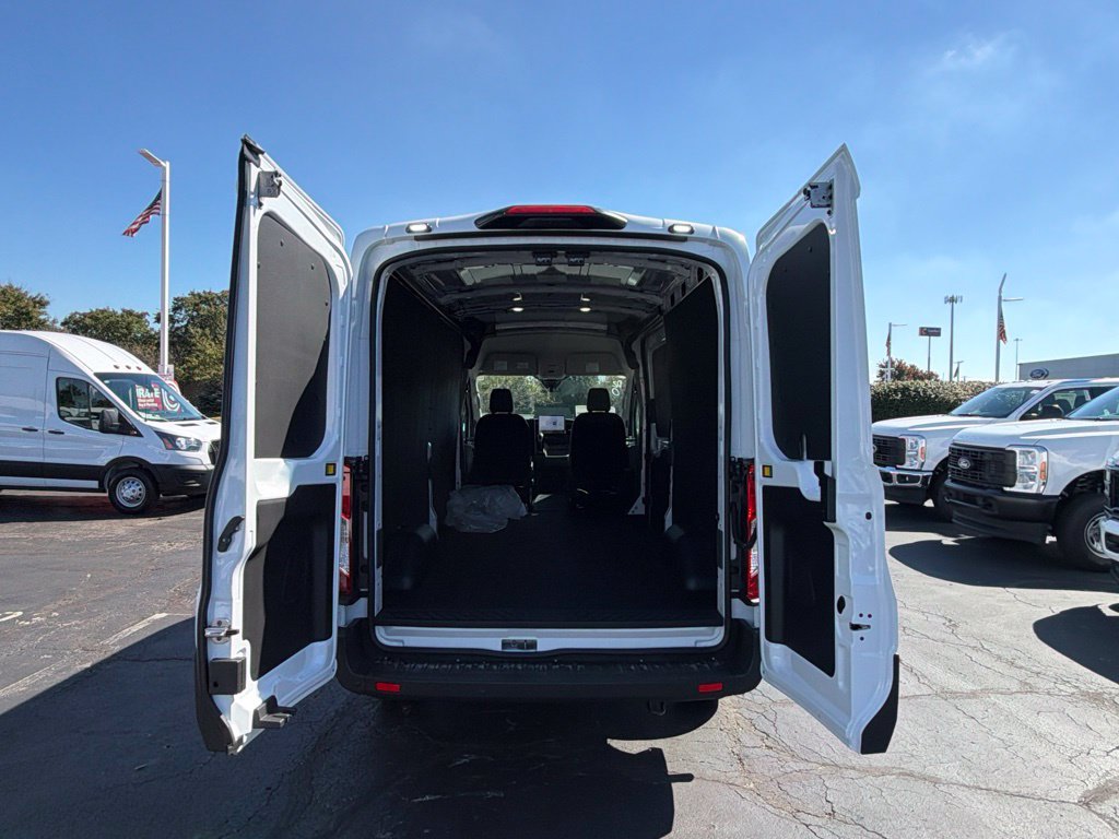 New 2027 Ford Transit 250 148 Medium Roof w/ Load Area Protection Package RWD image 31
