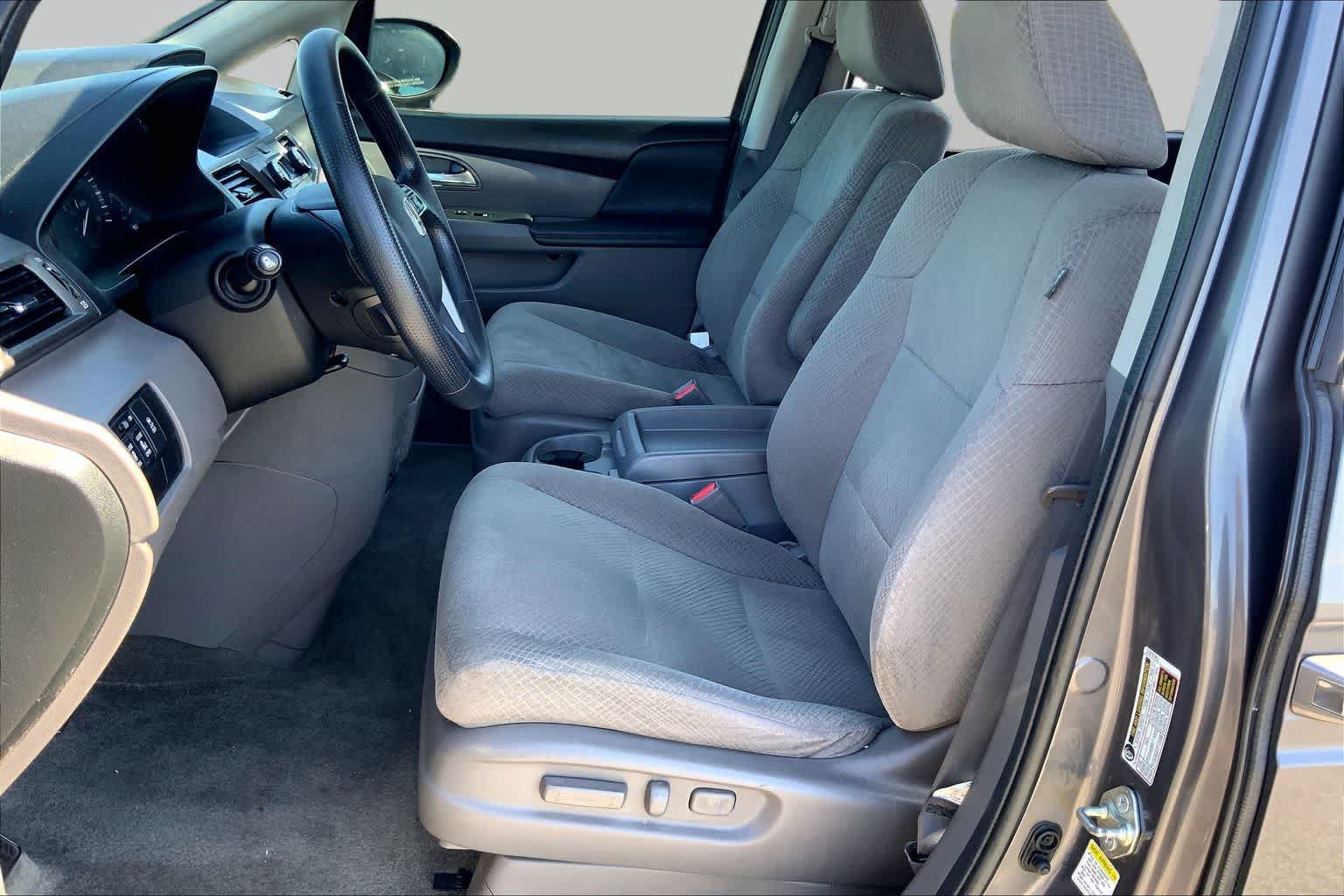 Used 2015 Honda Odyssey EX image 8