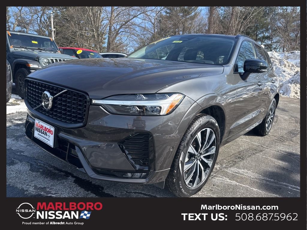 Used 2025 Volvo XC60 B5 Plus w/ Climate Package image 3