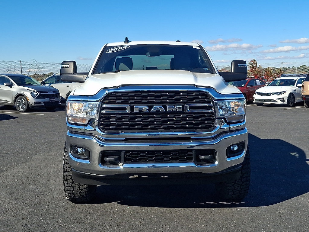 Used 2024 RAM 2500 Big Horn AWD/4WD image 2