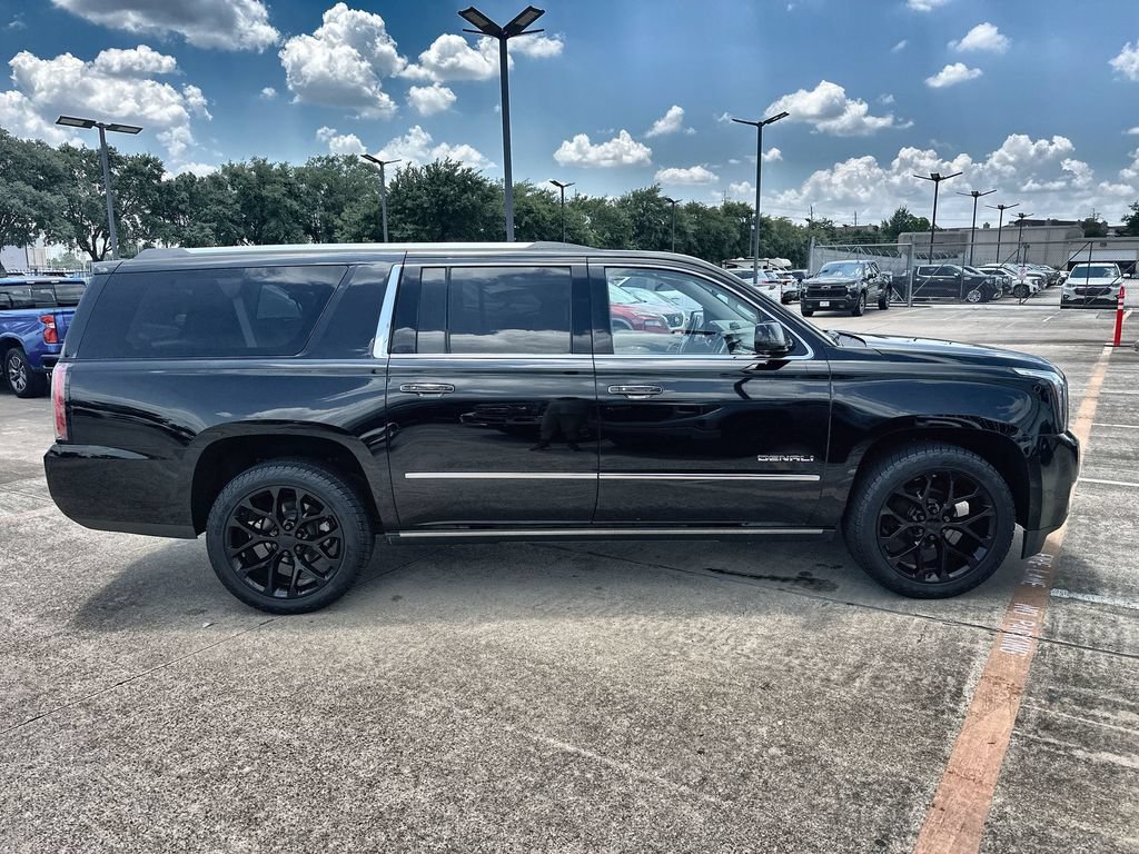 Used 2019 GMC Yukon XL Denali w/ Denali Ultimate Package AWD/4WD image 10