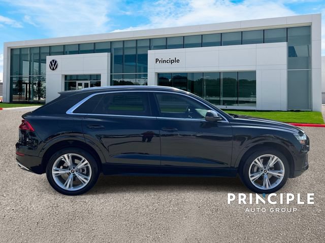 Used 2023 Audi Q8 Premium AWD/4WD image 5