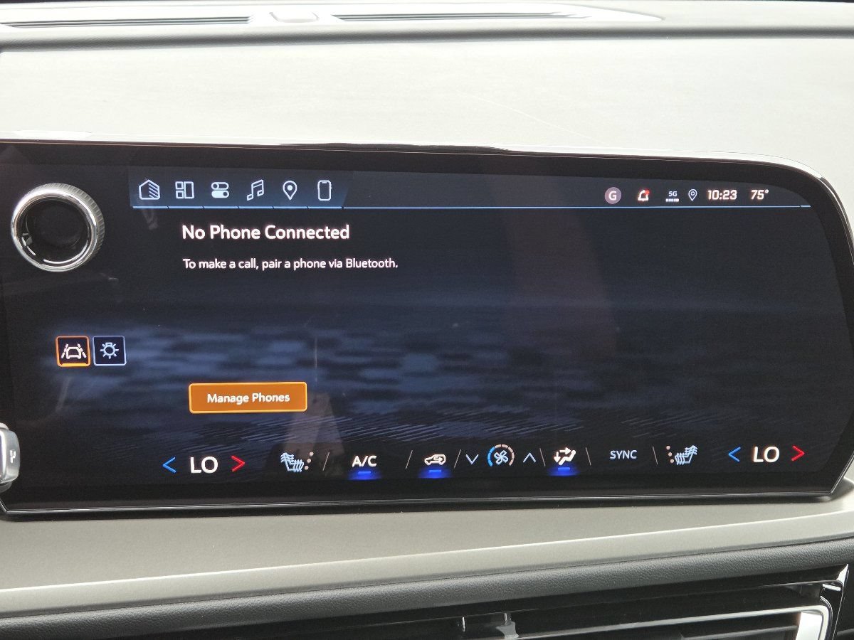 New 2027 Chevrolet Traverse LT FWD image 7