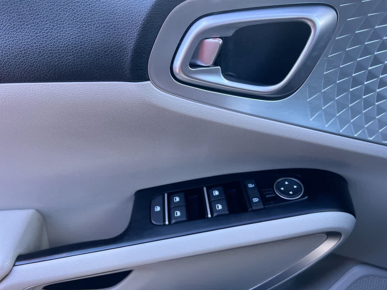Certified 2023 Kia Soul LX FWD image 13