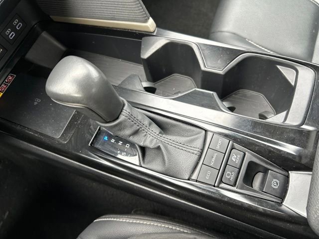 Used 2025 Toyota Camry SE image 24