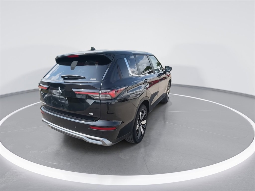 New 2025 Mitsubishi Outlander SE image 8