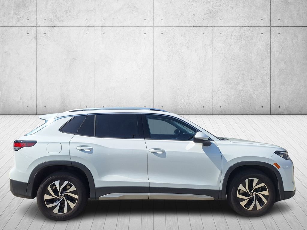 Used 2025 Volkswagen Tiguan S image 6