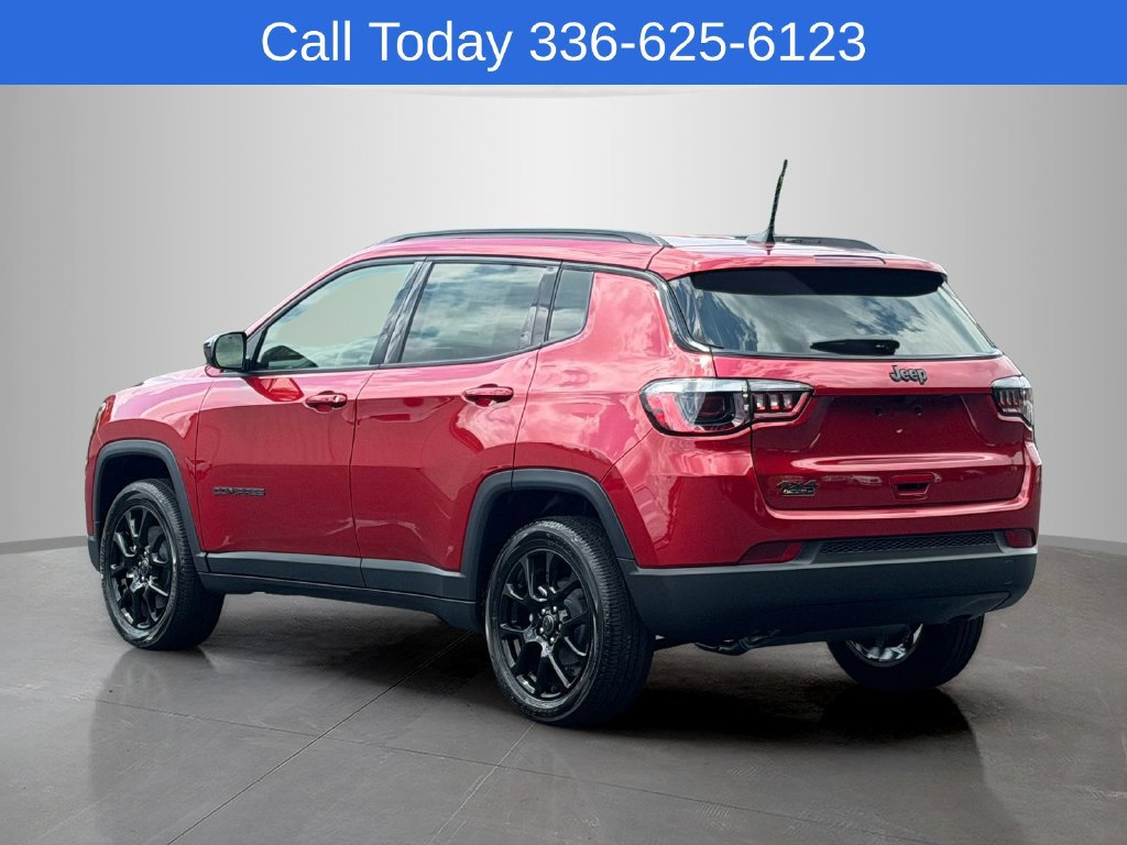 New 2026 Jeep Compass Latitude AWD/4WD image 3