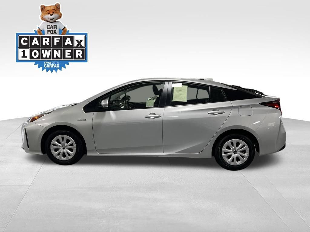 Certified 2022 Toyota Prius LE FWD image 2