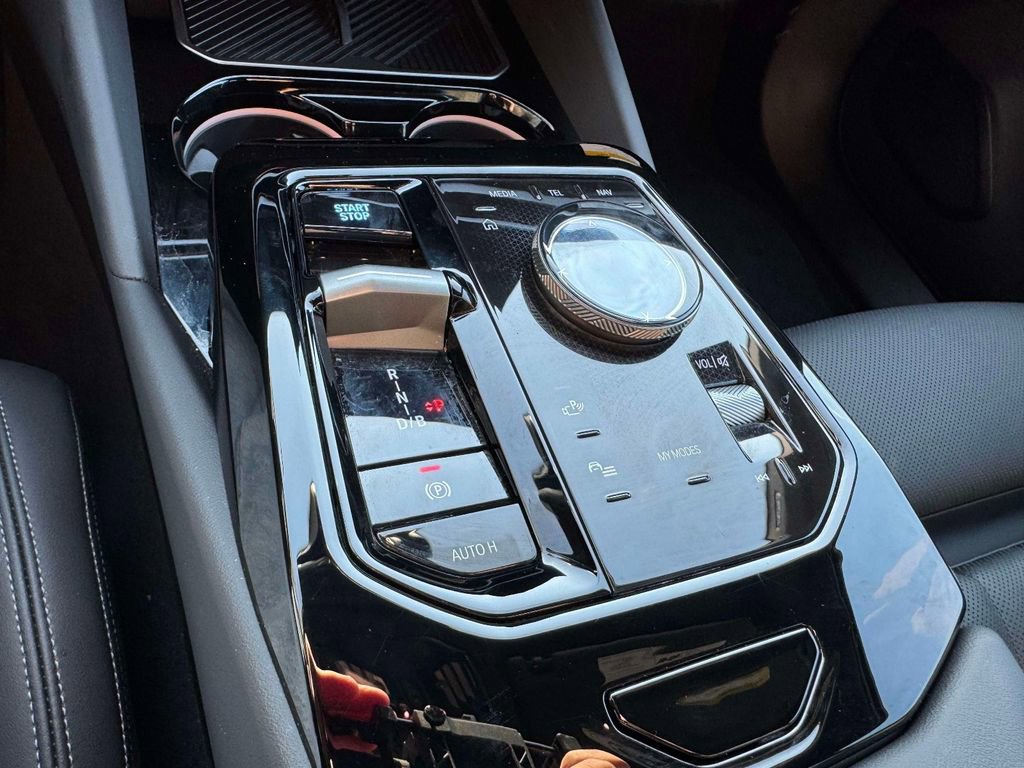 Certified 2025 BMW i5 xDrive40 w/ M Sport Package image 14