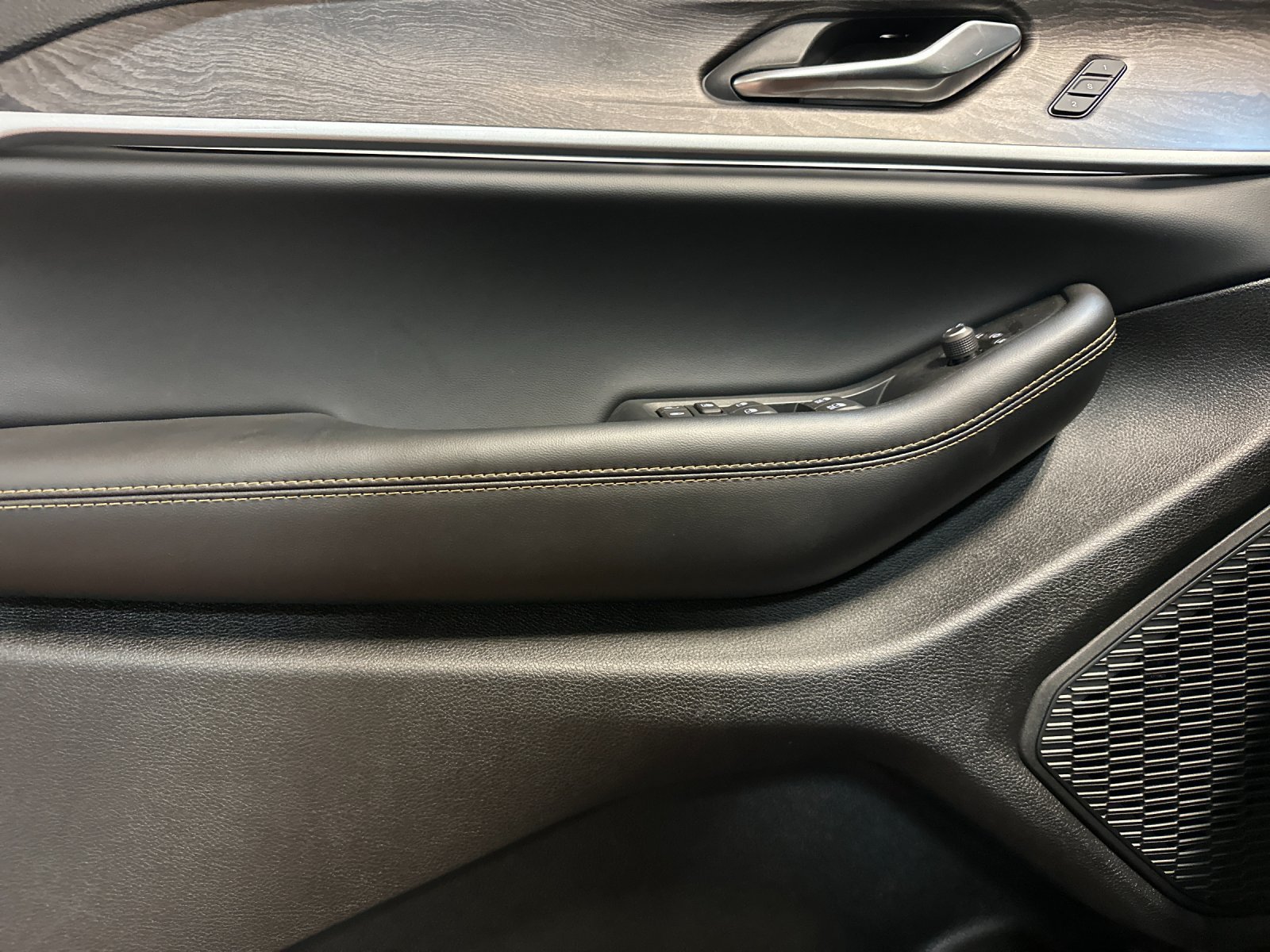 New 2026 Jeep Grand Cherokee Limited AWD/4WD image 10