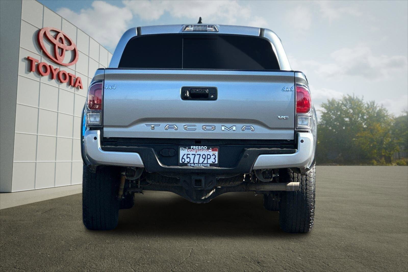 Certified 2023 Toyota Tacoma TRD Off-Road w/ Technology Package AWD/4WD image 4