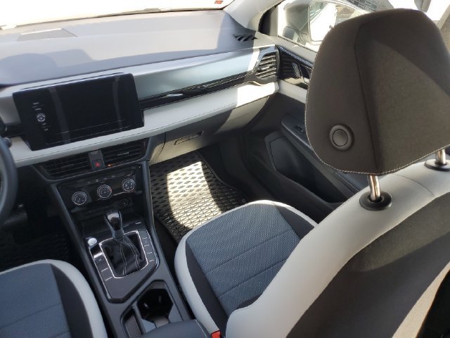 Certified 2025 Volkswagen Taos S FWD image 9