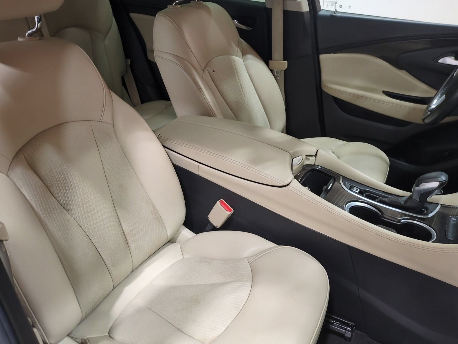 Used 2020 Buick Envision Preferred AWD/4WD image 9