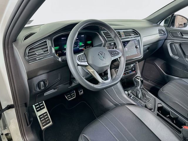 Used 2023 Volkswagen Tiguan SE R-Line image 18