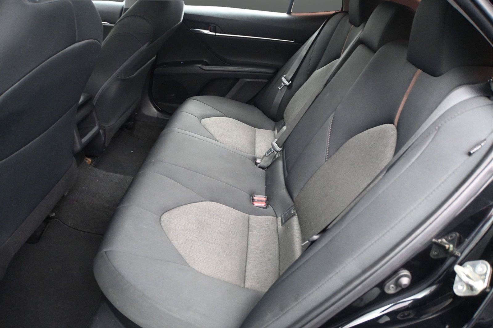 Used 2020 Toyota Camry LE FWD image 12