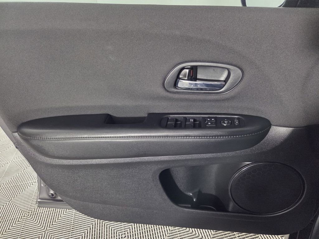 Used 2021 Honda HR-V LX image 22