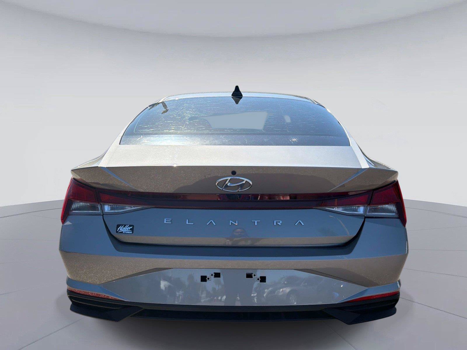 Used 2021 Hyundai Elantra SEL FWD image 4