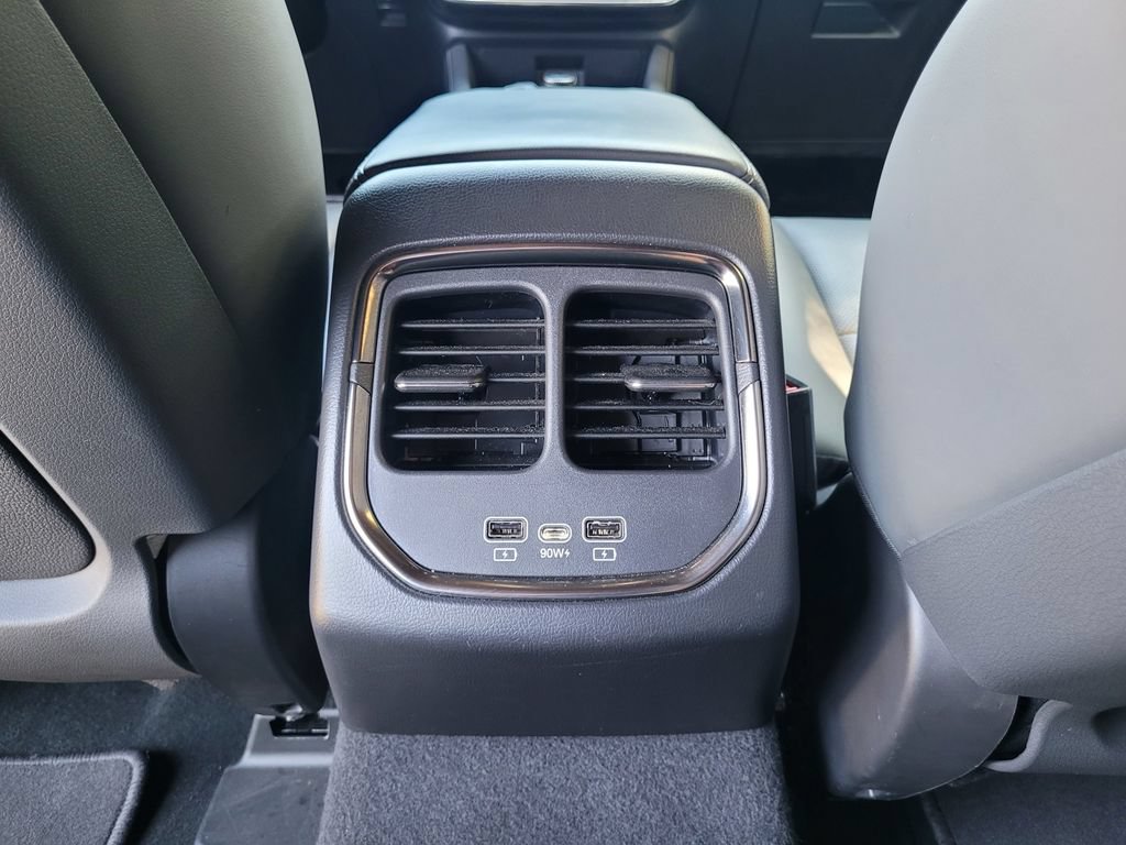 Used 2023 VinFast VF 8 Plus AWD/4WD image 17