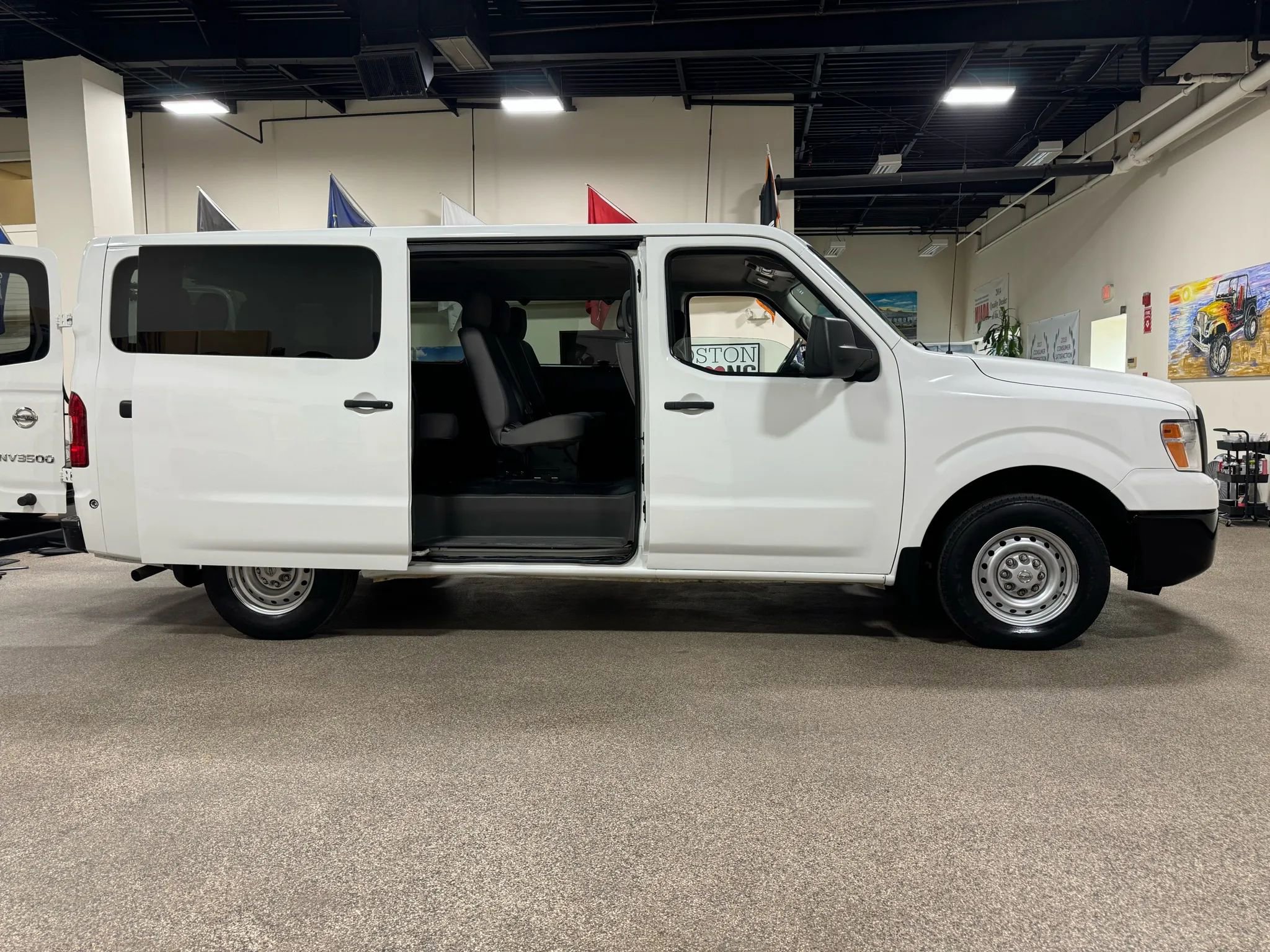Used 2018 Nissan NV 3500 S image 40