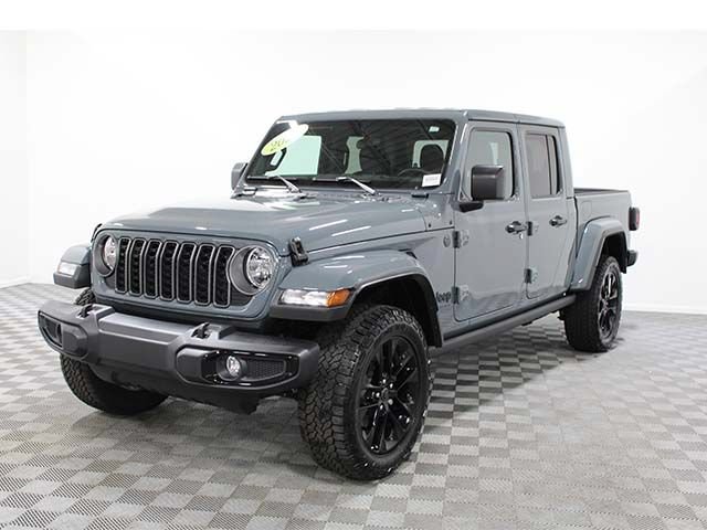Used 2025 Jeep Gladiator Sport AWD/4WD image 2
