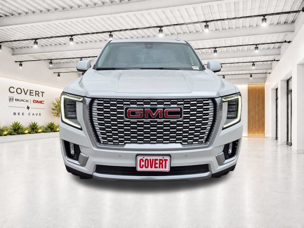 Used 2021 GMC Yukon XL Denali w/ Denali Premium Package AWD/4WD image 3
