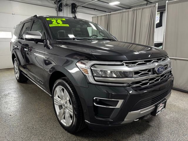 Used 2024 Ford Expedition Platinum image 3